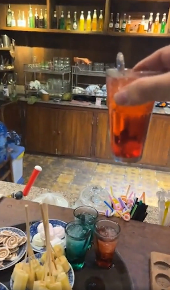 Nghệ sĩ Quyền Linh 'du hành ký ức' tiết lộ đồ uống được yêu thích ngày xưa - 8