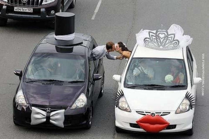 'Nổ mắt' với kiểu thể hiện tình cảm kỳ quặc ở nơi công cộng của hội yêu nhau - 4