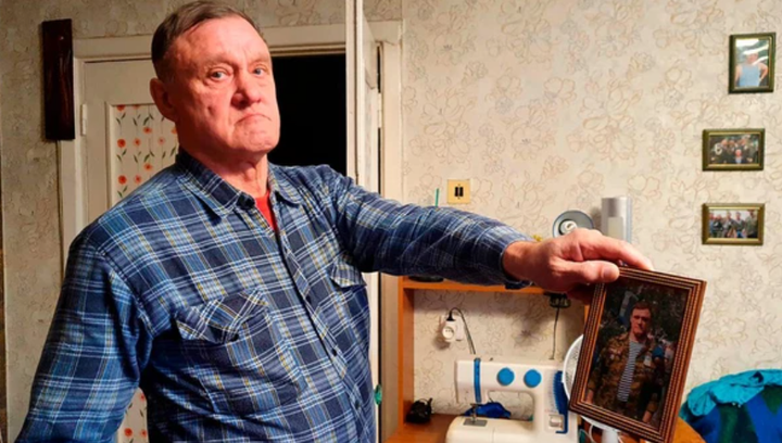 Bảo vệ 'điểm nhãn' cho bức tranh 23 tỷ: 'Tôi tưởng là tranh của mấy đứa trẻ' - 1