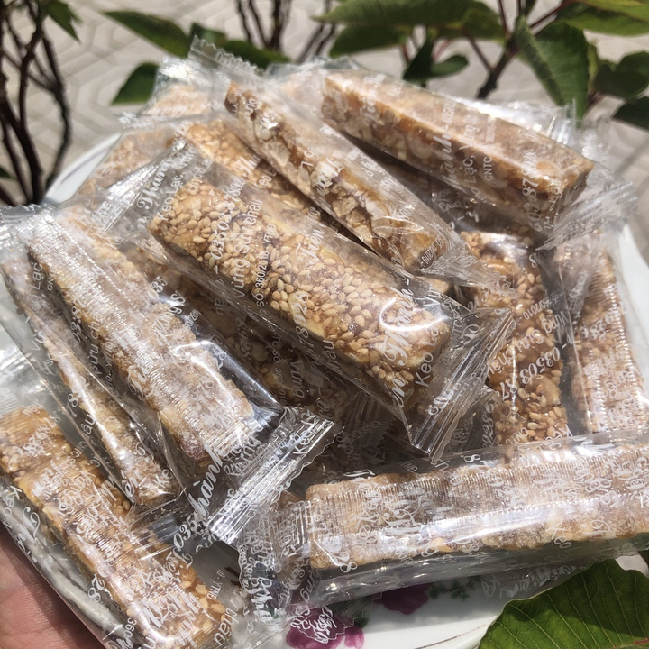 Ra Giêng, mấy thanh kẹo lạc 'ế' từ Tết là món quà vặt vô giá của tuổi thơ 8X-9X - 3