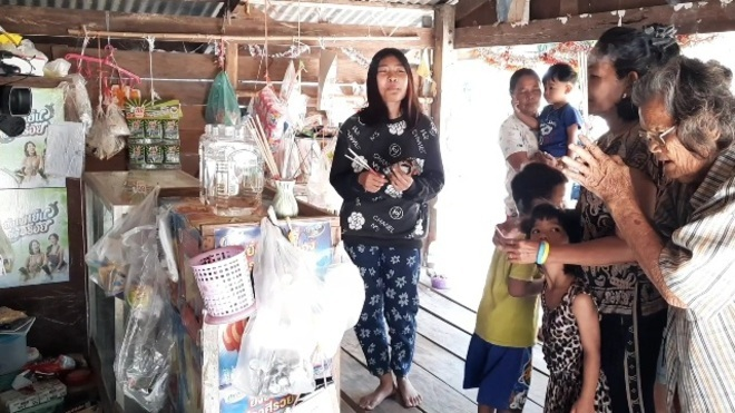 Bắt được 2 con cá 'lạ’, cả dân làng ùa đến thắp nhang, cầu khẩn để xin may mắn - 5