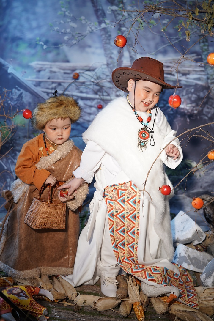 Sao nhí Muối Dubai ‘cưng xỉu” khi hóa thân thành 'Hoàng tử Mông Cổ' - 7