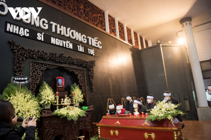 Gia đình, đồng nghiệp tiễn biệt nhạc sĩ Nguyễn Tài Tuệ - 2