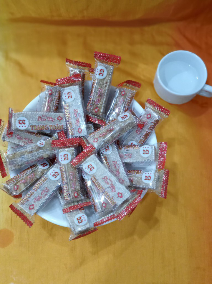 Ra Giêng, mấy thanh kẹo lạc 'ế' từ Tết là món quà vặt vô giá của tuổi thơ 8X-9X - 6
