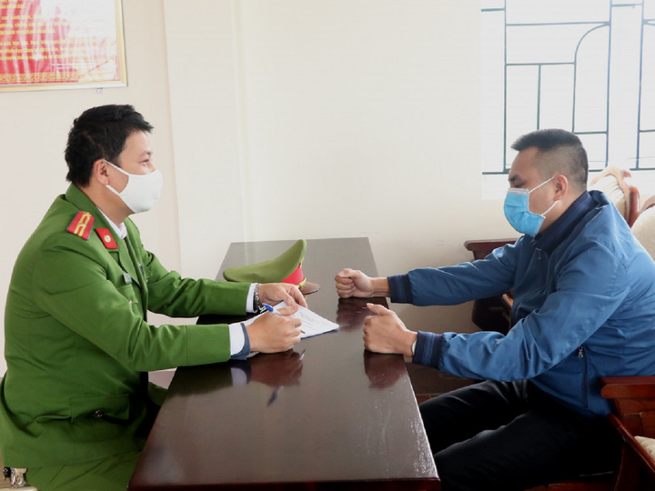 Khởi tố gã trai lừa đảo chiếm đoạt hơn 4 tỷ đồng của bạn gái - 1