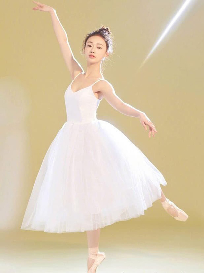 Lưu Thi Thi, Tôn Lệ khiến khán giả kinh ngạc vì múa đẹp như chim công - 2