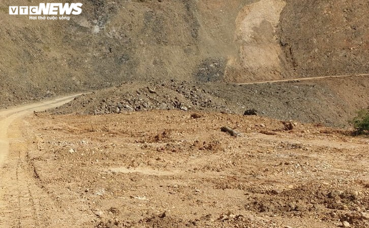 Cận cảnh rừng Quốc gia tại Đắk Lắk, Lâm Đồng bị san ủi trái phép - 7