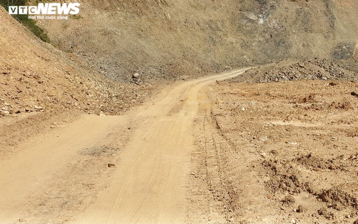 Cận cảnh rừng Quốc gia tại Đắk Lắk, Lâm Đồng bị san ủi trái phép - 3