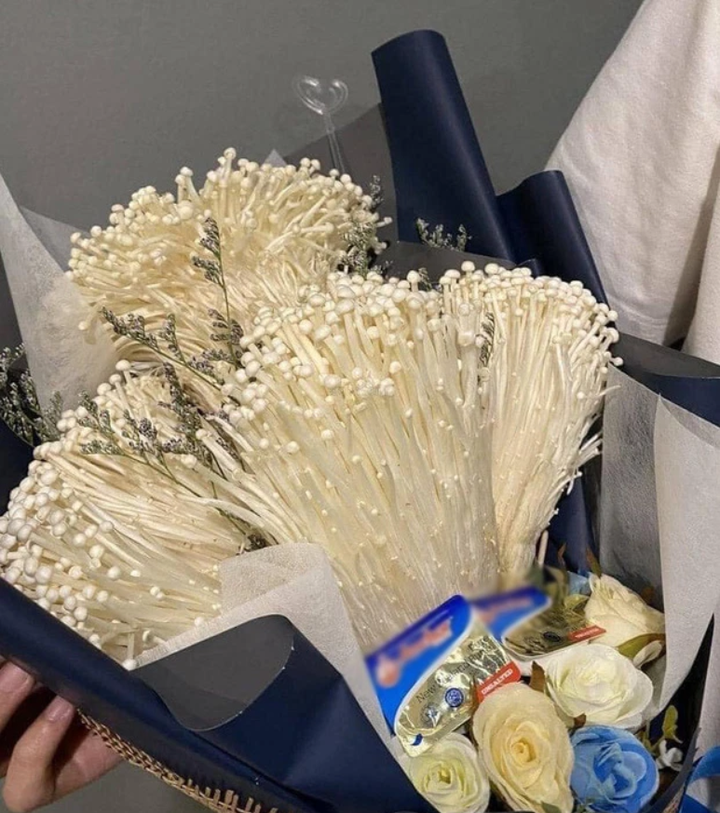 Cười bò với khoảnh khắc hậu valentine được khoe khắp nơi, ảnh cuối 'out trình' - 3