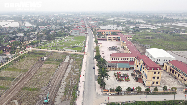 Dân hiến đất làm đường ở Thái Bình: 'Tôi muốn sau này con cháu mình được hưởng' - 1