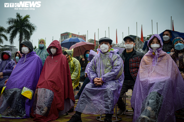 Ảnh: Khoảnh khắc lễ chia tay xúc động của các tân binh lên đường nhập ngũ - 3