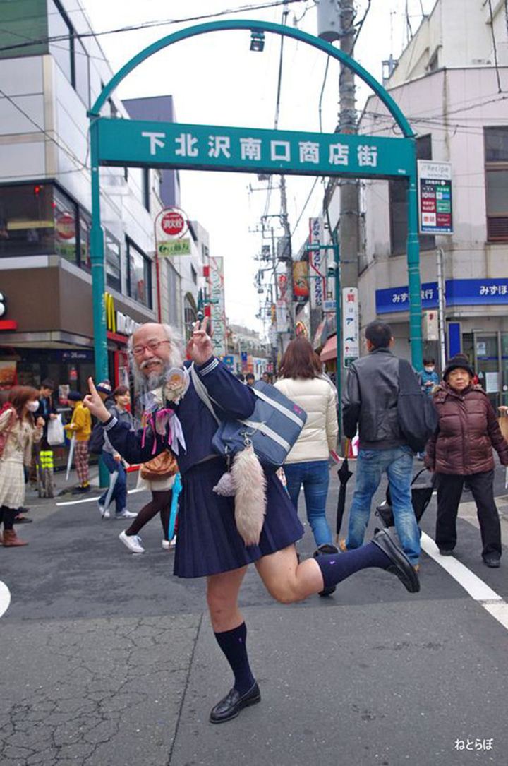 Chuyện đời ‘nữ sinh' nổi tiếng nhất TG: 60 tuổi vẫn nhắng nhít, khuấy đảo MXH - 8