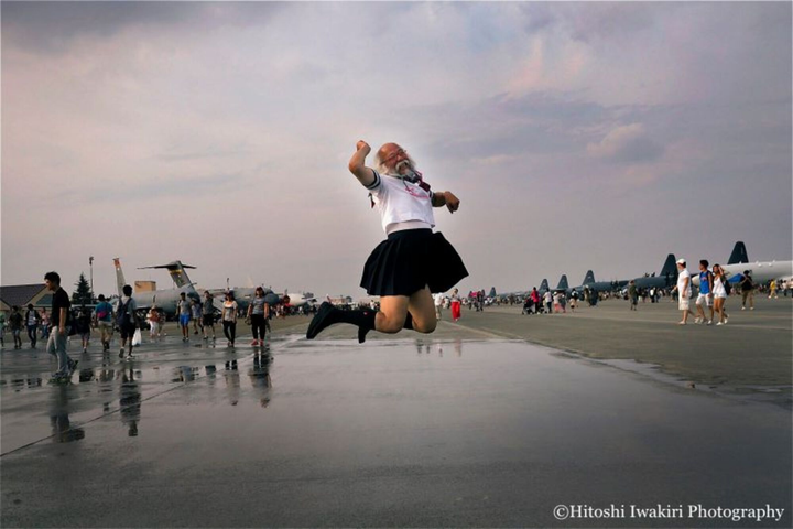 Chuyện đời ‘nữ sinh' nổi tiếng nhất TG: 60 tuổi vẫn nhắng nhít, khuấy đảo MXH - 10