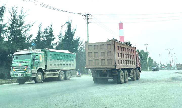 Xe cơi nới thành thùng, quá hạn kiểm định tung hoành ở Khu kinh tế Nghi Sơn - 3