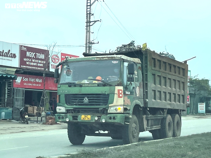 Xe cơi nới thành thùng, quá hạn kiểm định tung hoành ở Khu kinh tế Nghi Sơn - 15