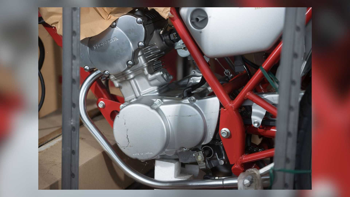 Ngắm Honda Dream 50 đời 1998 chưa 'đập hộp', hàng hiếm giá đắt đỏ - 6