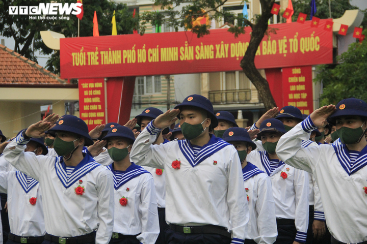 Người mẹ thao thức cả đêm, dậy sớm nấu bữa sáng tiễn con lên đường nhập ngũ - 2
