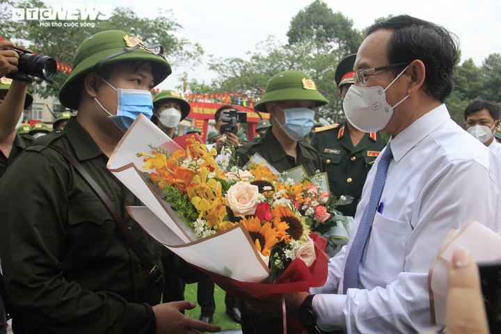 Người mẹ thao thức cả đêm, dậy sớm nấu bữa sáng tiễn con lên đường nhập ngũ - 4