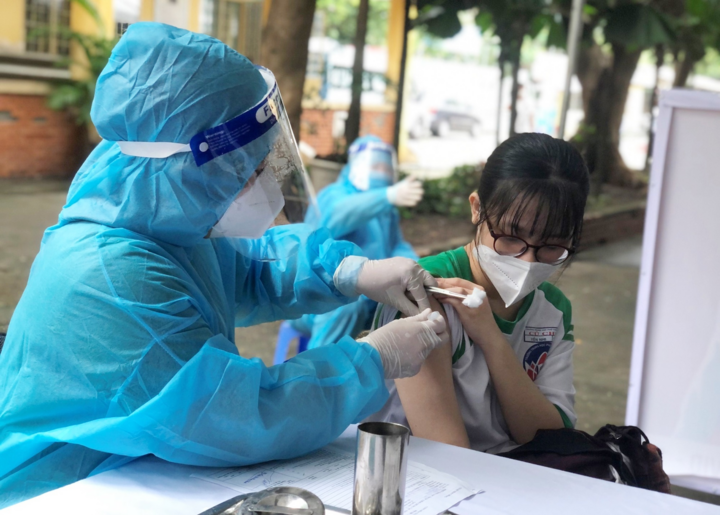 Vì sao trẻ khỏi COVID-19 vẫn cần tiêm vaccine? - 1