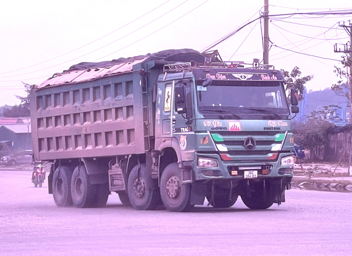 Xe cơi nới thành thùng, quá hạn kiểm định tung hoành ở Khu kinh tế Nghi Sơn - 4