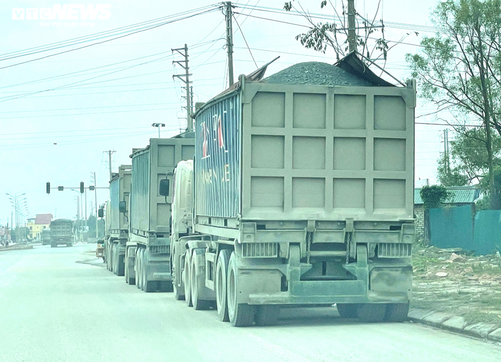 Xe cơi nới thành thùng, quá hạn kiểm định tung hoành ở Khu kinh tế Nghi Sơn - 10