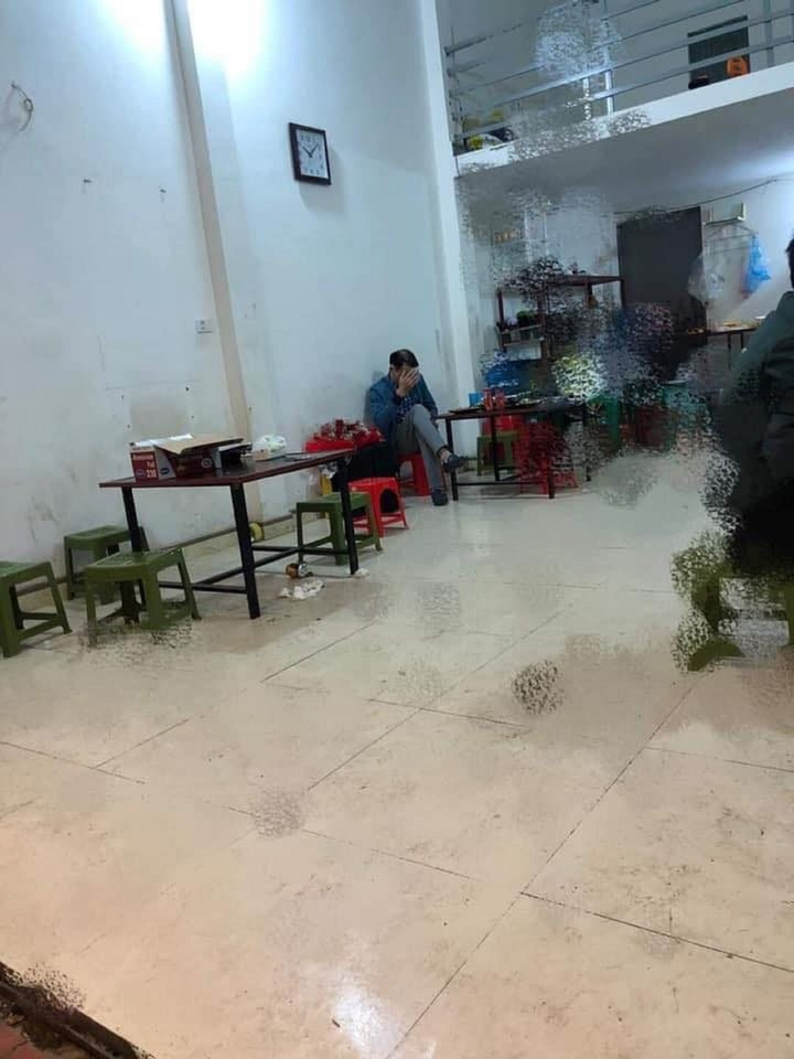 Vượt 180 km đến Lạng Sơn hẹn hò và cái kết cay đắng giữa bàn ăn ngập hoa, quà - 1