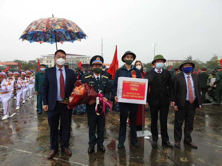 Thắp ngọn lửa nhiệt huyết cống hiến, phụng sự Tổ quốc của thanh niên - 4