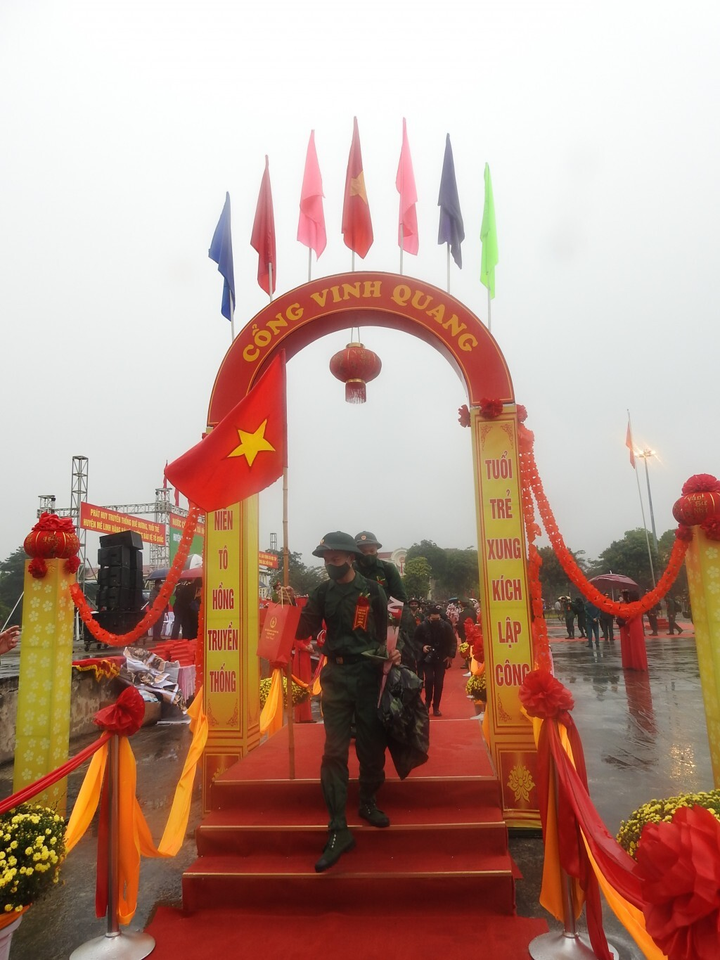 Thắp ngọn lửa nhiệt huyết cống hiến, phụng sự Tổ quốc của thanh niên - 6