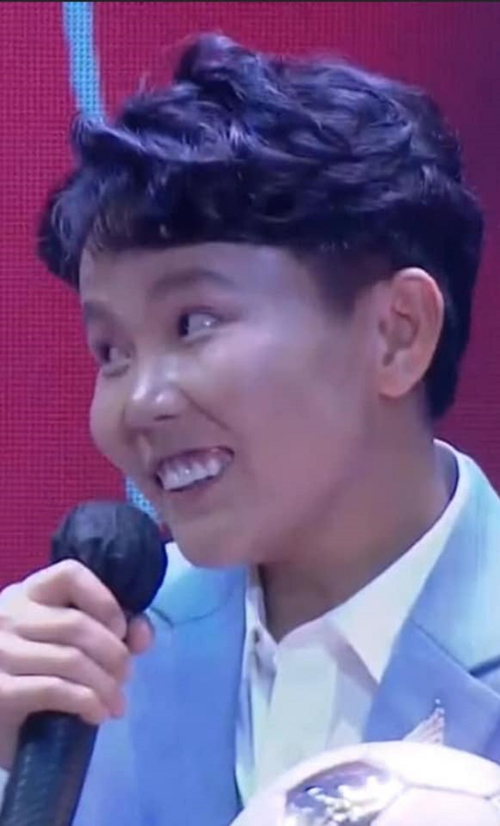 '50 sắc thái' trái ngược của 2 gương mặt gây sốt lễ trao giải Quả bóng vàng - 8