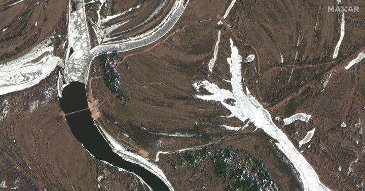 Ảnh vệ tinh cho thấy Nga bắt đầu rút quân khỏi khu vực biên giới - 2