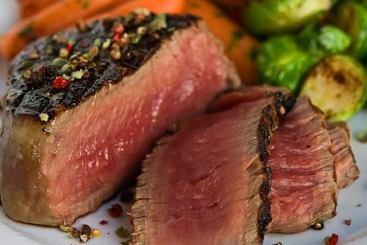 Có món thịt bò ở Vĩnh Phúc, muốn ăn ngon phải đem cho tổ kiến bò lúc nhúc - 6