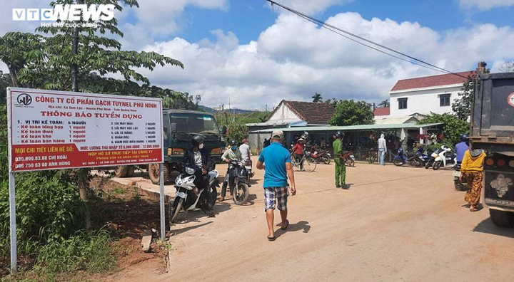 Lên công ty nhận lương, công nhân bị Giám đốc đánh nhập viện - 1