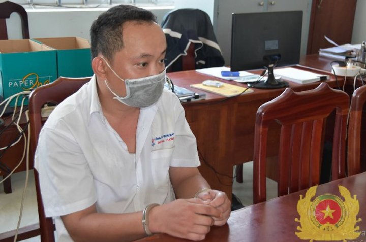 Bắt nam thanh niên mang súng nhựa đi cướp ngân hàng - 1