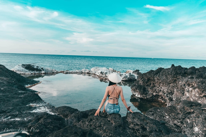 Chill ở ‘hồ vô cực’ được mẹ thiên nhiên tạo ra giữa biển tại đảo ngọc Phú Quý - 7