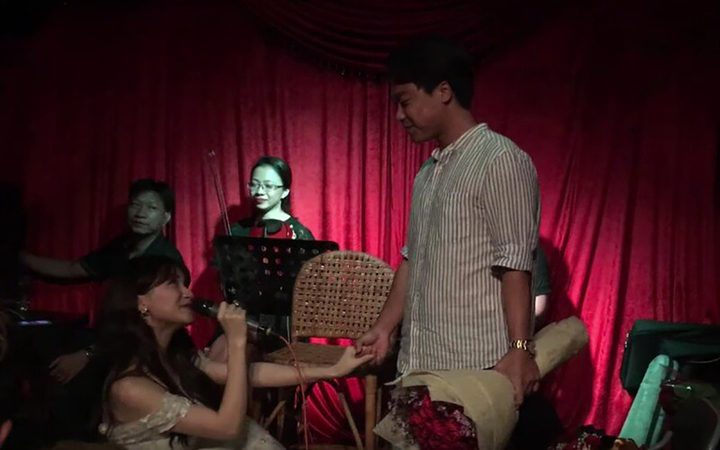 Hòa Minzy - chồng thiếu gia hạnh phúc ra sao trước tin đồn 'đường ai nấy đi'? - 9