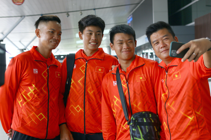 Đội tuyển quần vợt trẻ Việt Nam lên đường dự 2 giải đấu lớn - 2