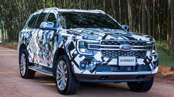 Ford Everest 2022 lộ diện trước khi ra mắt vào tháng 3/2022 - 2