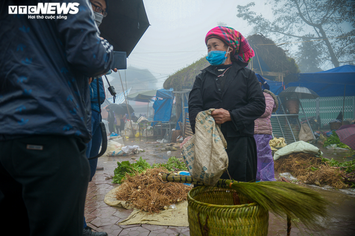 Ảnh: Độc đáo phiên chợ trong sương của người Hà Nhì đen - 7