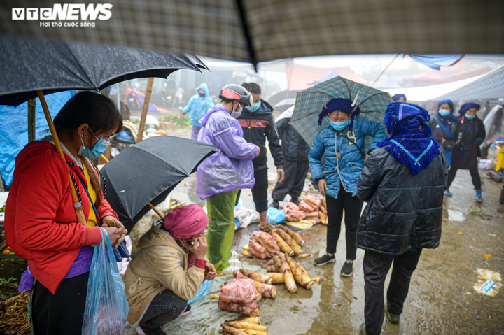 Ảnh: Độc đáo phiên chợ trong sương của người Hà Nhì đen - 2