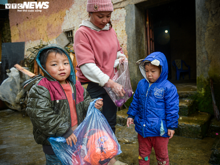 Ảnh: Cuộc sống người Y Tý những ngày băng giá, nhiệt độ dưới 0°C - 9