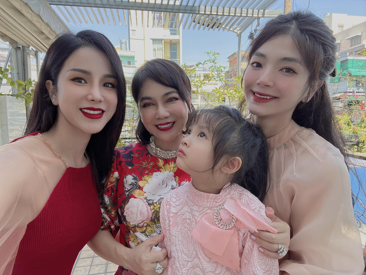 Sau biến cố hôn nhân, nhan sắc Diệp Lâm Anh càng nóng bỏng - 2