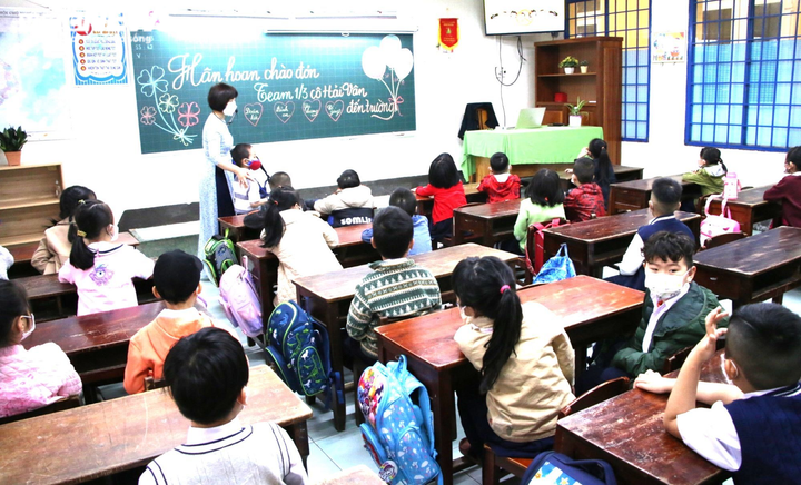 Học sinh tiểu học Đà Nẵng đến trường sau 6 tháng ở nhà - 7