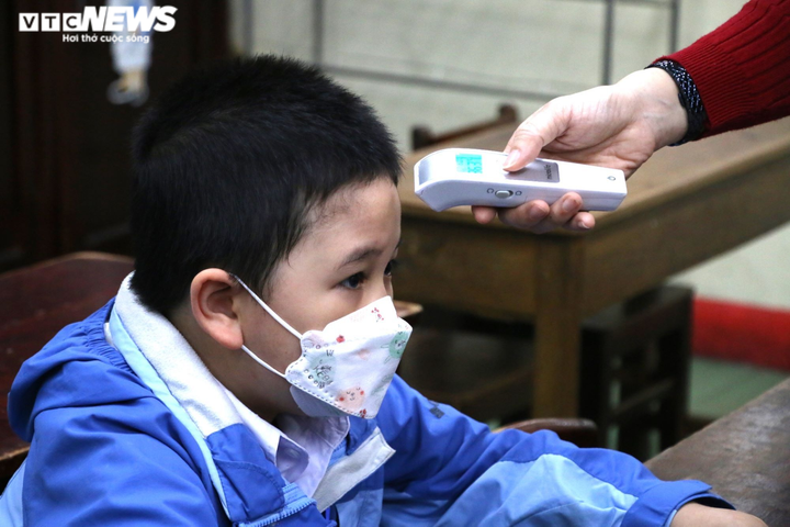 Học sinh tiểu học Đà Nẵng đến trường sau 6 tháng ở nhà - 5