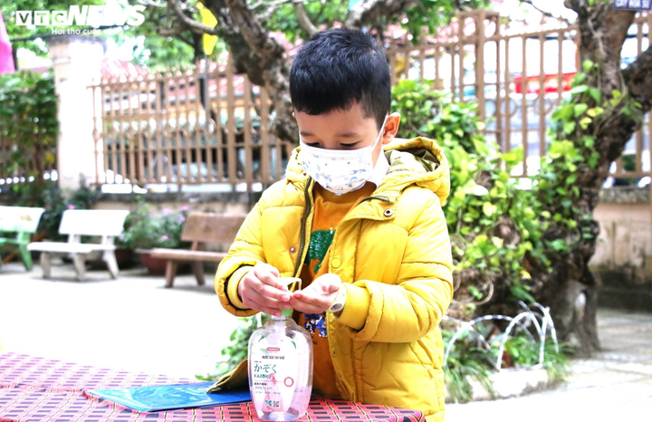 Học sinh tiểu học Đà Nẵng đến trường sau 6 tháng ở nhà - 4