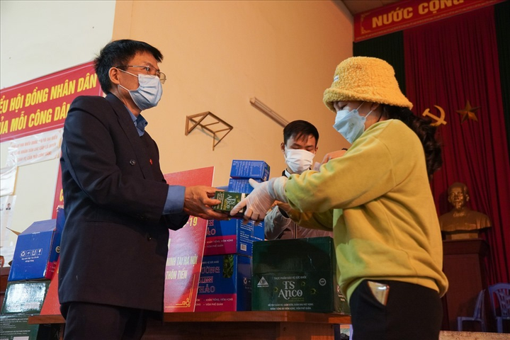 Tặng thực phẩm hỗ trợ điều trị COVID-19 cho 1.000 hộ dân ở Bắc Ninh - 3