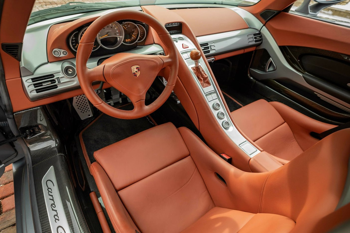 Ngắm chiếc Porsche Carrera GT hàng hiếm - 11