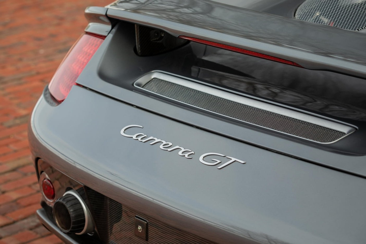 Ngắm chiếc Porsche Carrera GT hàng hiếm - 10