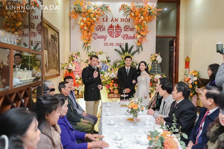 Ảnh ăn hỏi của Hà Đức Chinh và bạn gái hot girl - 2