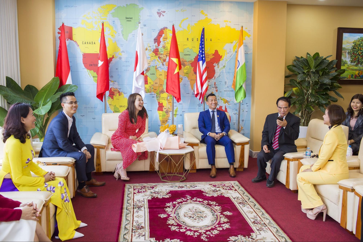 Đại sứ Việt Nam tại Liên Hiệp Quốc thăm Tập đoàn Táo Vàng Toàn Cầu - 2