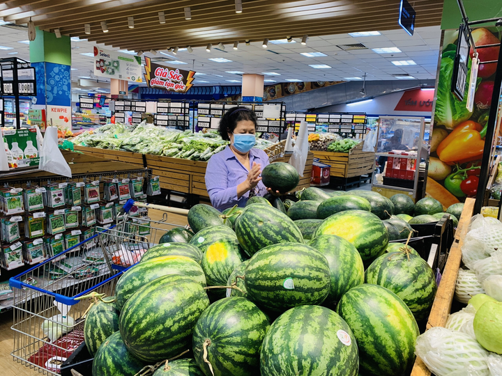 Co.opmart chung tay tiêu thụ dưa hấu đỏ Kon Tum - 1